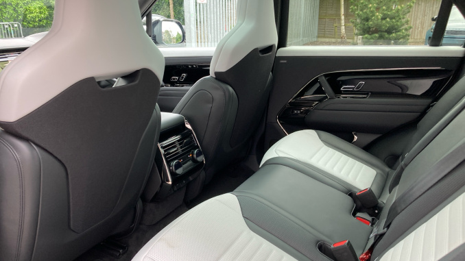 Land Rover Range Rover Sport 4.4 P635 V8 SV Ultimate Edition 5dr Auto Petrol Estate - Image 54
